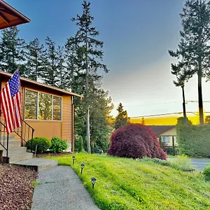 Homestay Besa Homestay Near Beach And Seatac Airport - Shared Bathroom With Max 2 Guests, Des Moines